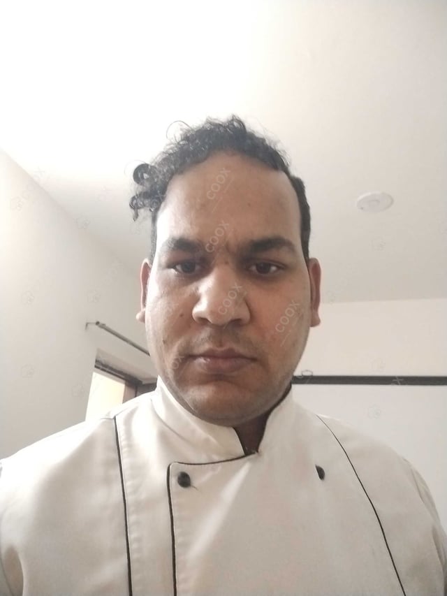 Chef from COOX at bookings. Professional cooks chefs at home