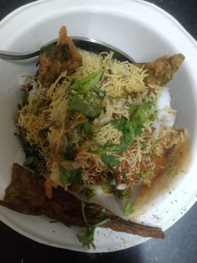 Delicious Palak Papdi Chaat prepared by COOX