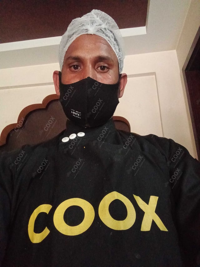 Chef from COOX at bookings. Professional cooks chefs at home