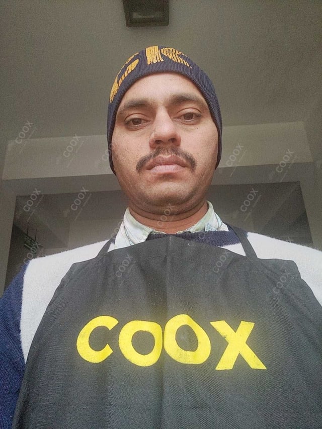 Chef from COOX at bookings. Professional cooks chefs at home