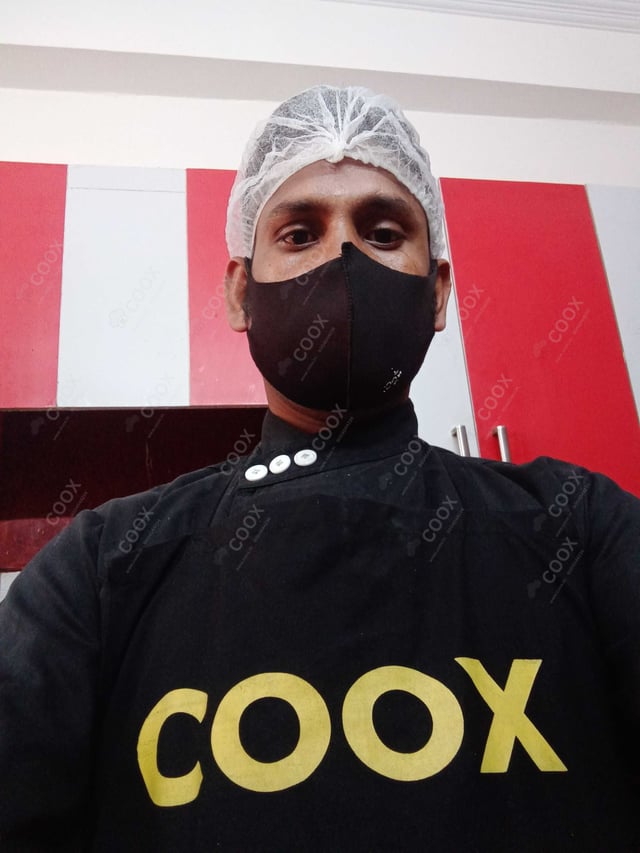 Chef from COOX at bookings. Professional cooks chefs at home