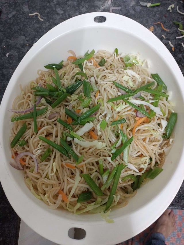 Delicious Veg Hakka Noodles prepared by COOX