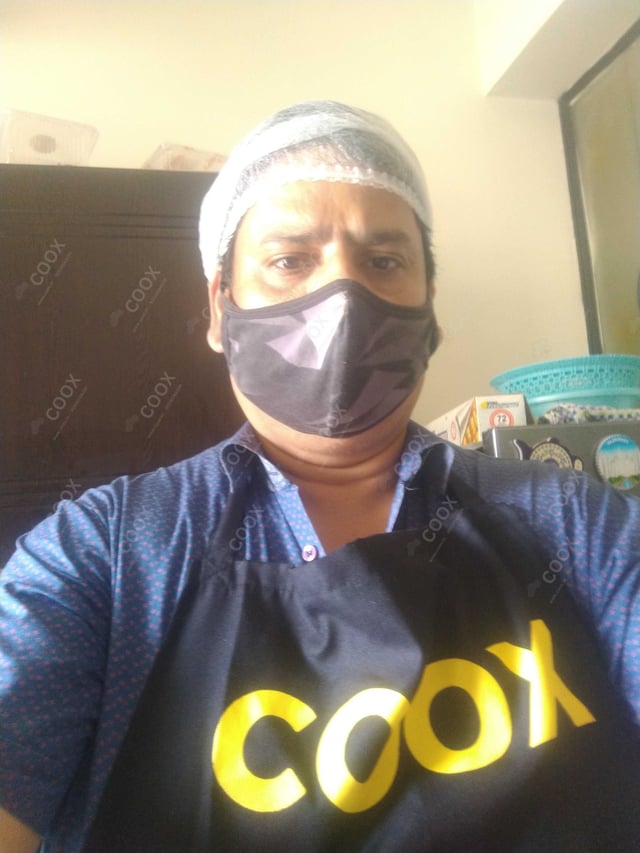 Chef from COOX at bookings. Professional cooks chefs at home