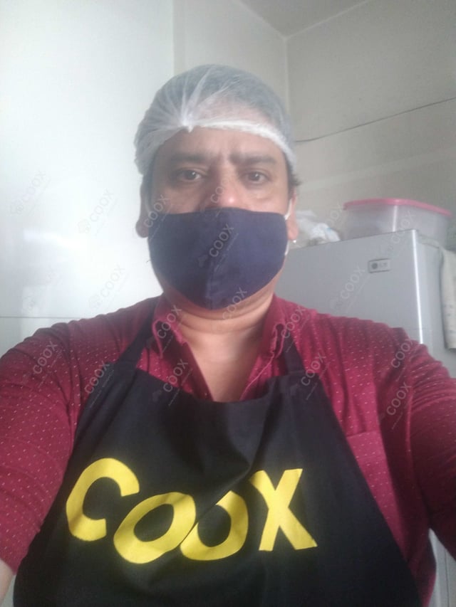 Chef from COOX at bookings. Professional cooks chefs at home