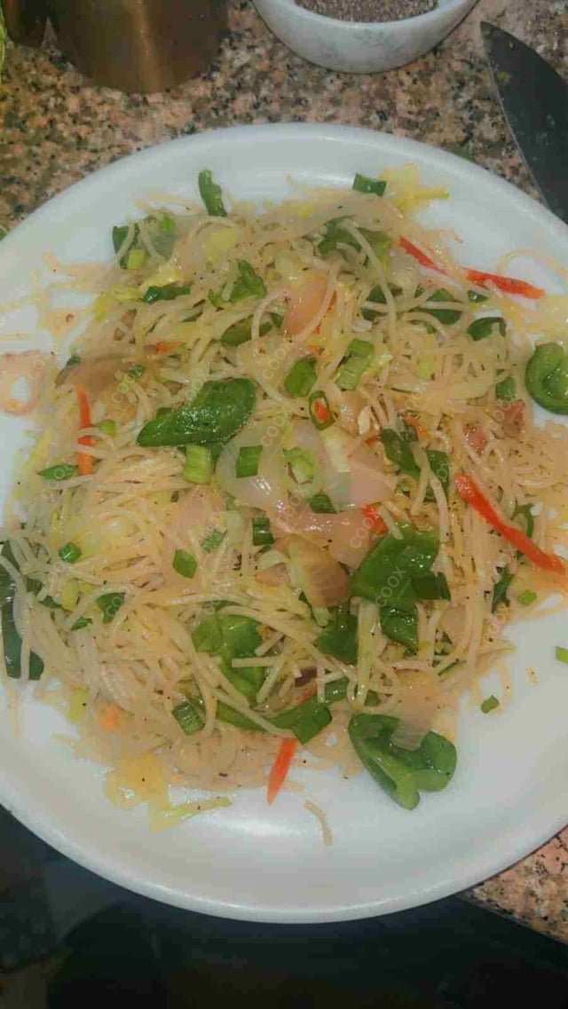 Delicious Veg Hakka Noodles prepared by COOX