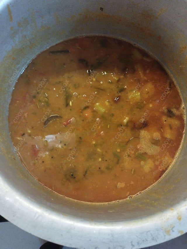 Delicious Idli Sambhar prepared by COOX