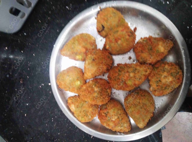 Delicious Veg Cutlets prepared by COOX