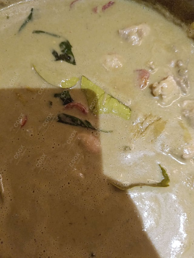 Delicious Green Thai Chicken Curry prepared by COOX