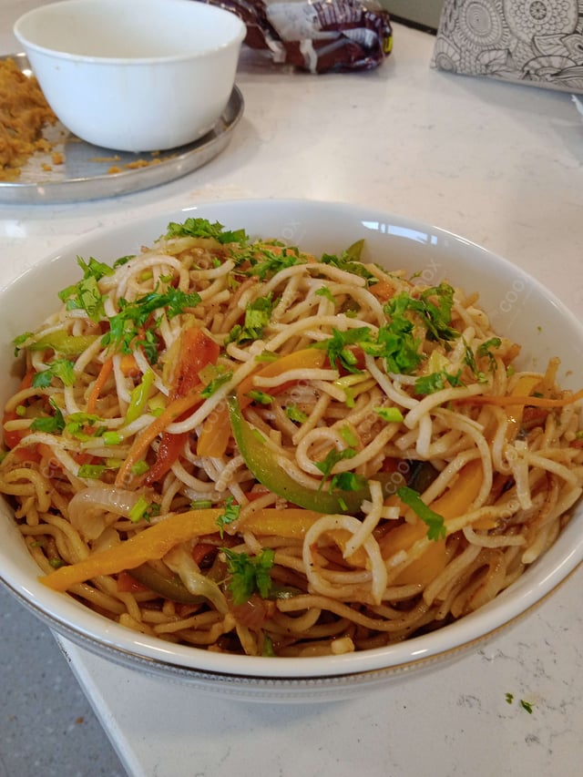 Delicious Chicken Hakka Noodles prepared by COOX