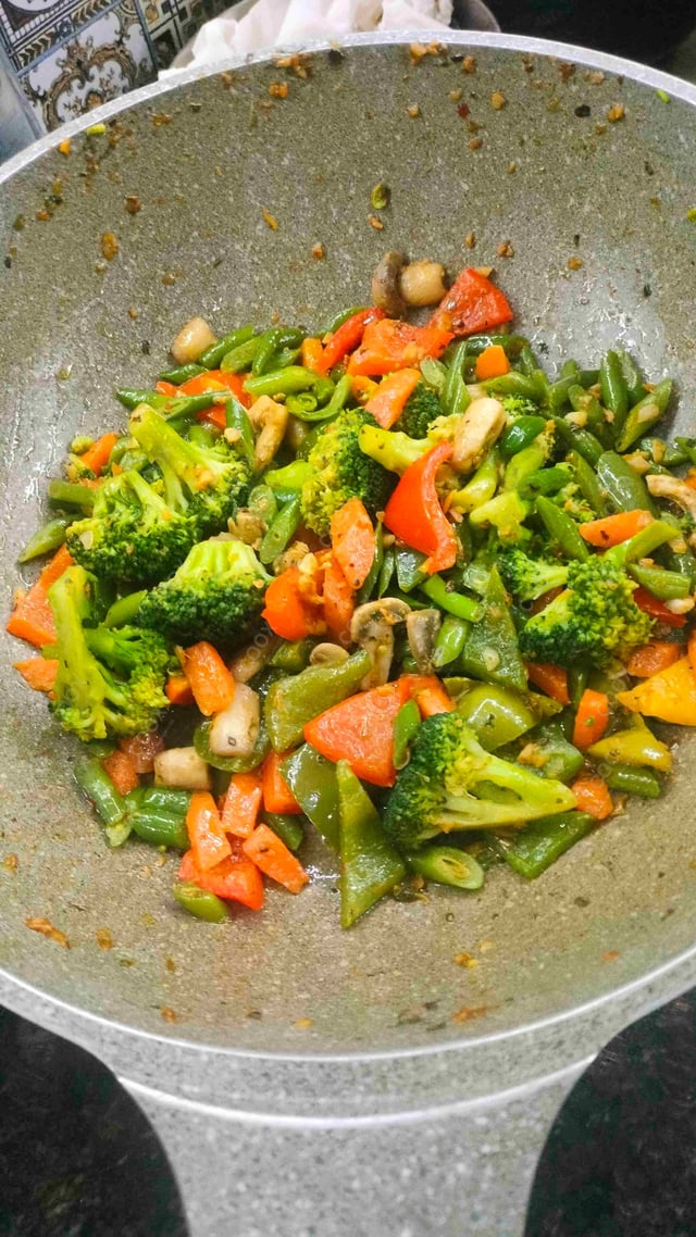 Delicious Vegetable Stir Fry prepared by COOX