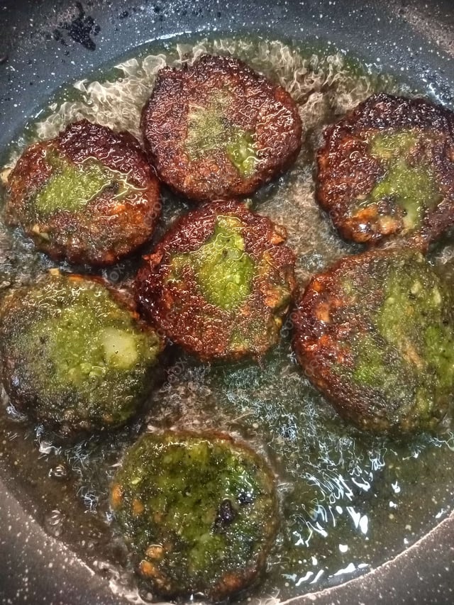 Delicious Hariyali Kebab prepared by COOX