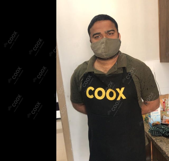 Chef from COOX at bookings. Professional cooks chefs at home