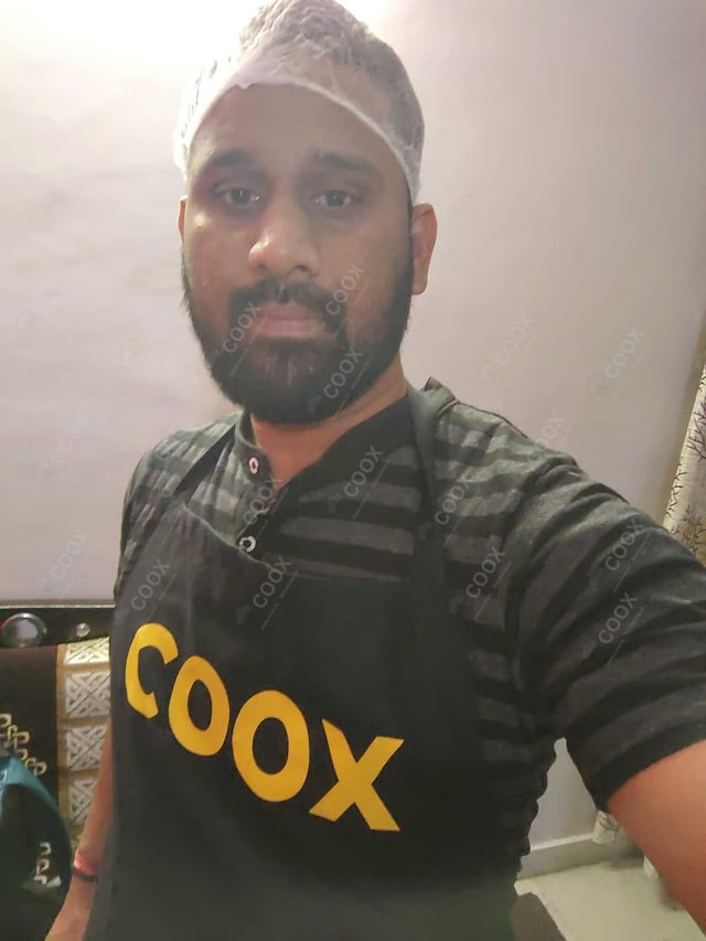 Chef from COOX at bookings. Professional cooks chefs at home