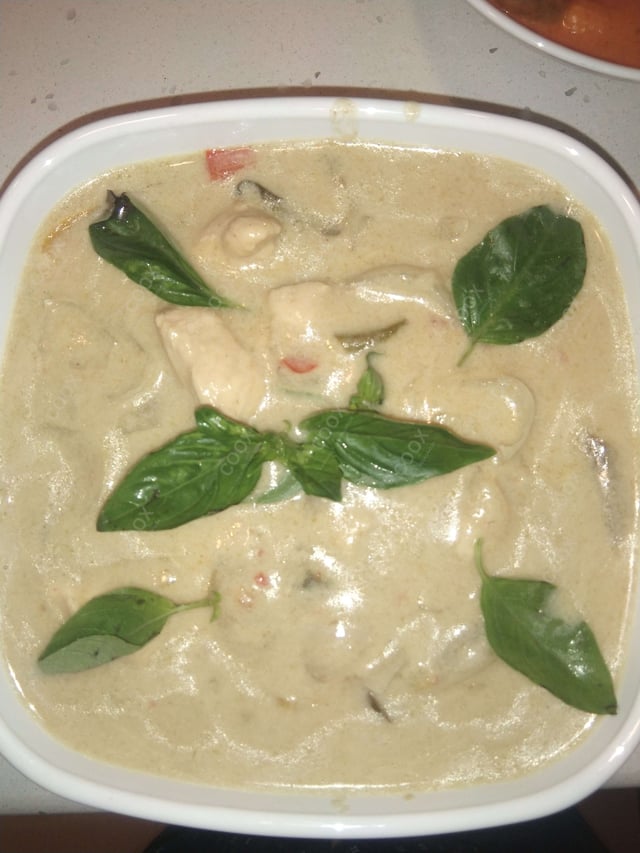 Delicious Green Thai Chicken Curry prepared by COOX