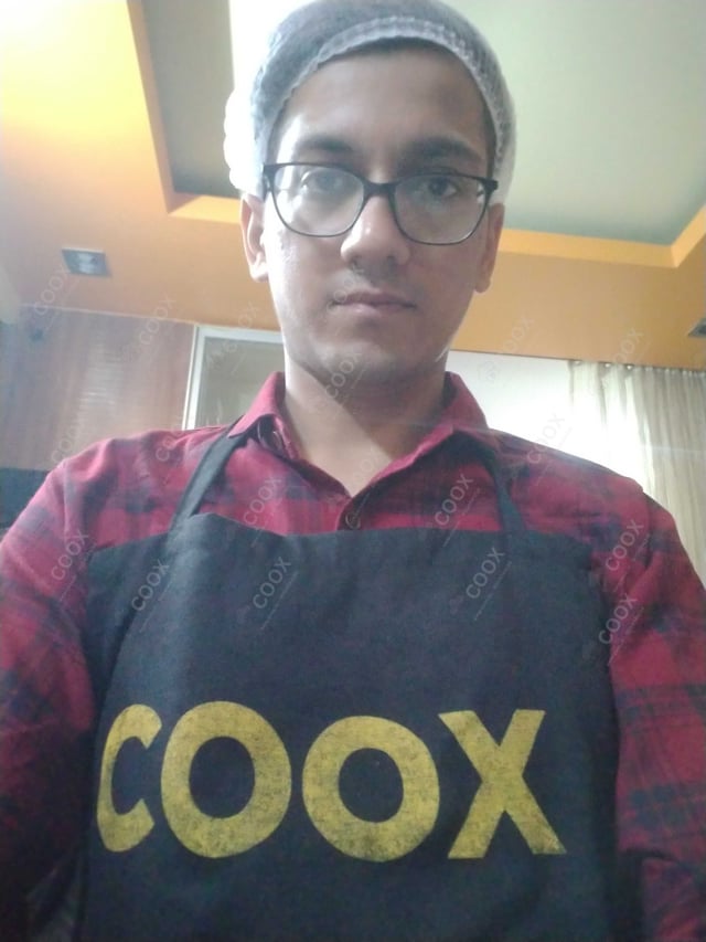 Chef from COOX at bookings. Professional cooks chefs at home