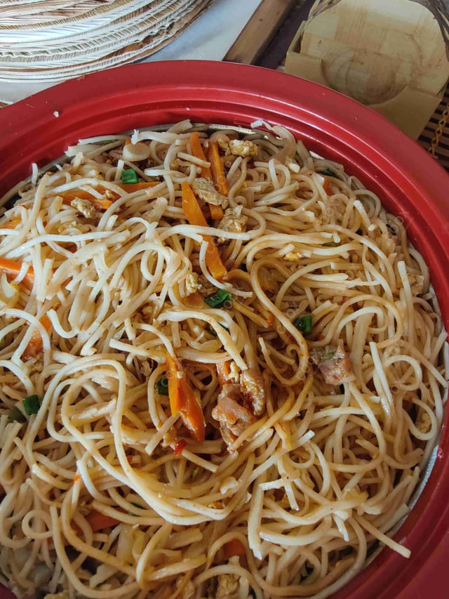 Delicious Chicken Chilli Garlic Noodles prepared by COOX