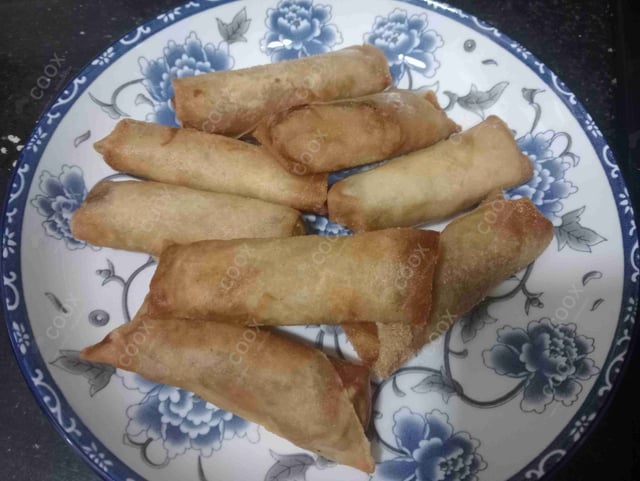 Delicious Veg Spring Rolls prepared by COOX