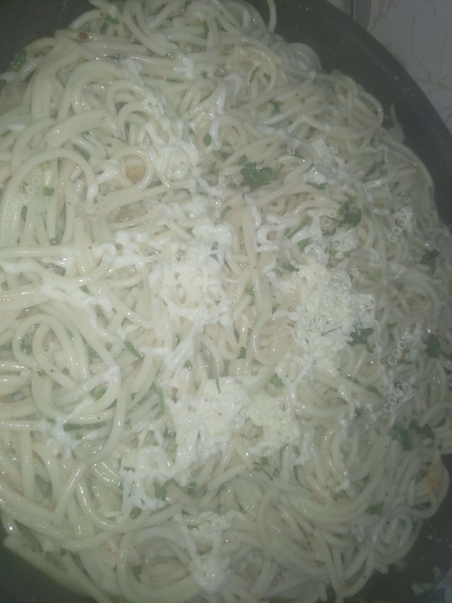 Delicious Spaghetti Aglio e Olio prepared by COOX