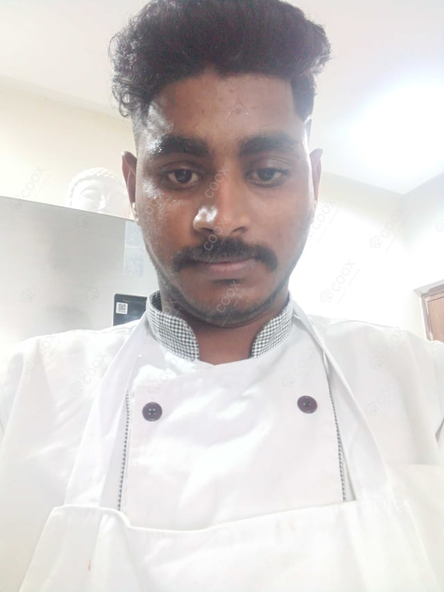 Chef from COOX at bookings. Professional cooks chefs at home