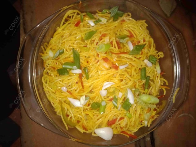 Delicious Veg Hakka Noodles prepared by COOX