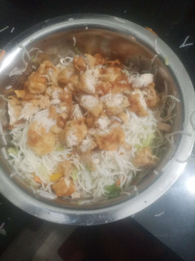 Delicious Chicken Hakka Noodles prepared by COOX