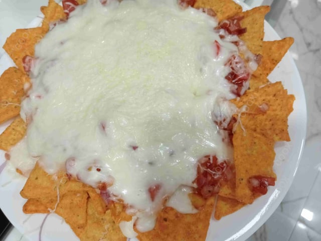 Delicious Cheese Nachos prepared by COOX