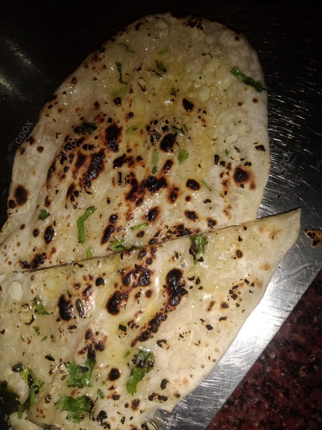 Delicious Naan (Butter / Garlic) prepared by COOX