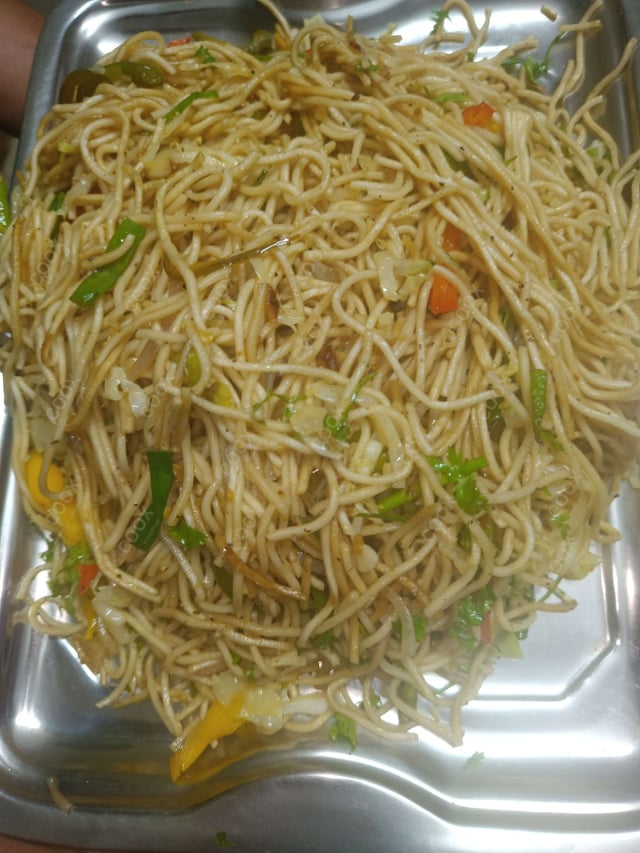 Delicious Veg Hakka Noodles prepared by COOX