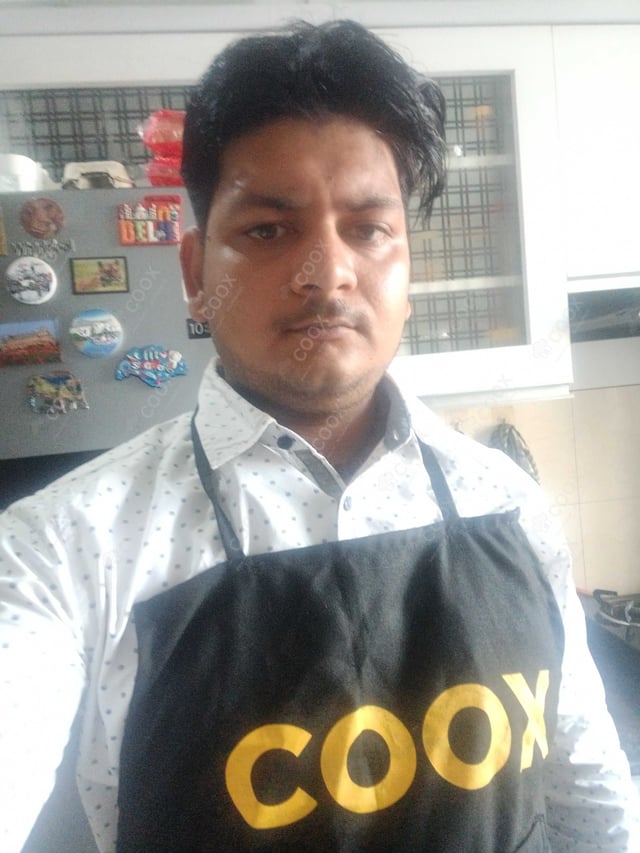 Chef from COOX at bookings. Professional cooks chefs at home