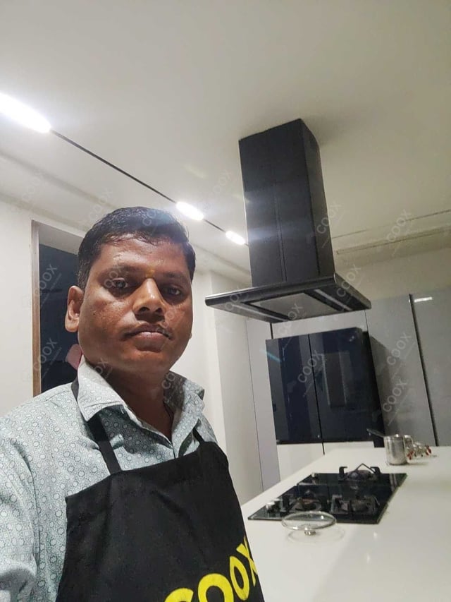 Chef from COOX at bookings. Professional cooks chefs at home