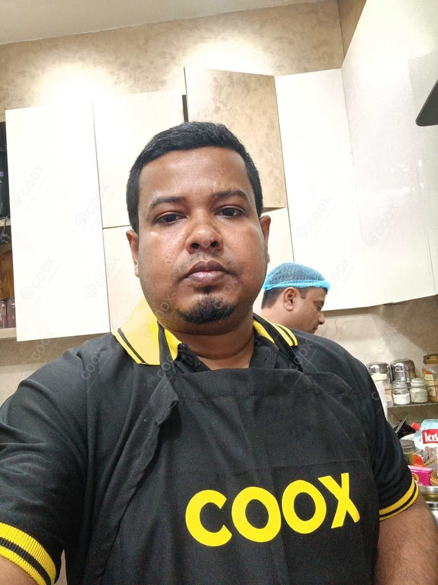 Chef from COOX at bookings. Professional cooks chefs at home