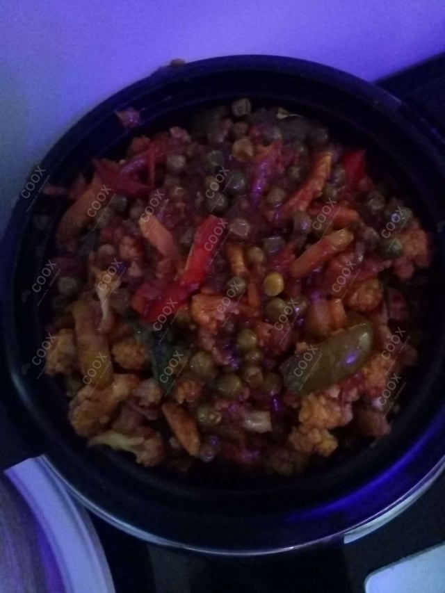 Delicious Veg Jalfrezi prepared by COOX