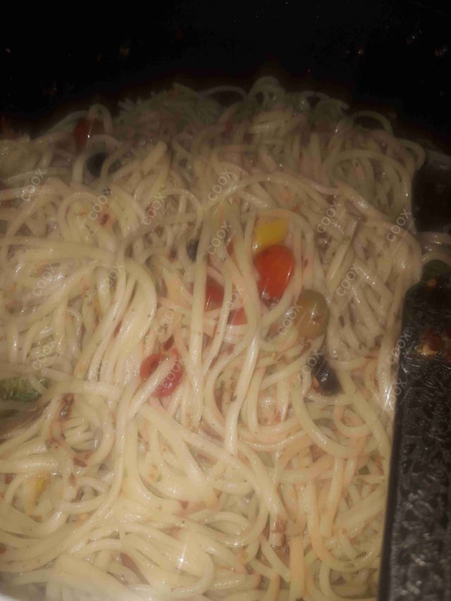 Delicious Spaghetti Aglio e Olio prepared by COOX