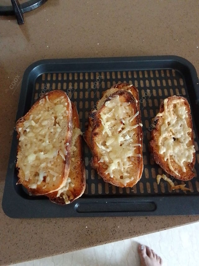 Delicious Garlic Bread with Cheese prepared by COOX