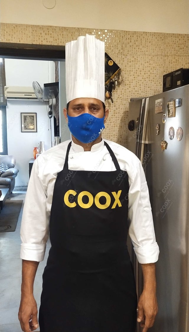 Chef from COOX at bookings. Professional cooks chefs at home