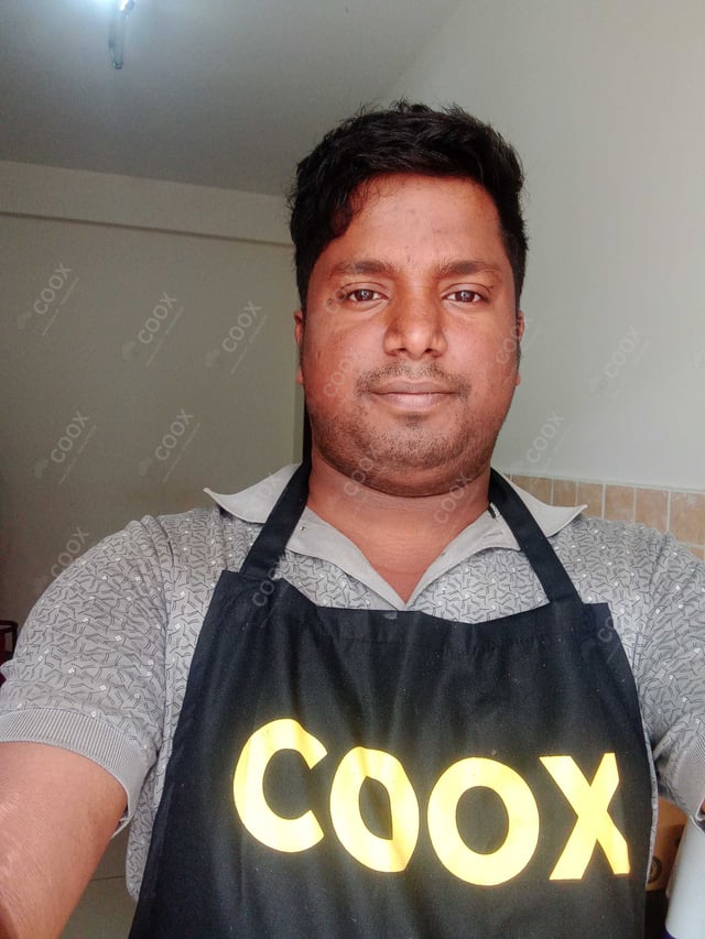 Chef from COOX at bookings. Professional cooks chefs at home