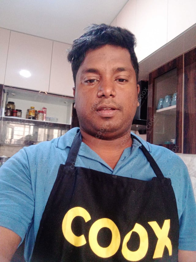 Chef from COOX at bookings. Professional cooks chefs at home