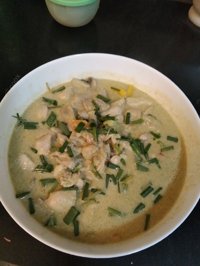 Delicious Green Thai Chicken Curry prepared by COOX