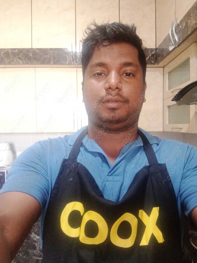 Chef from COOX at bookings. Professional cooks chefs at home