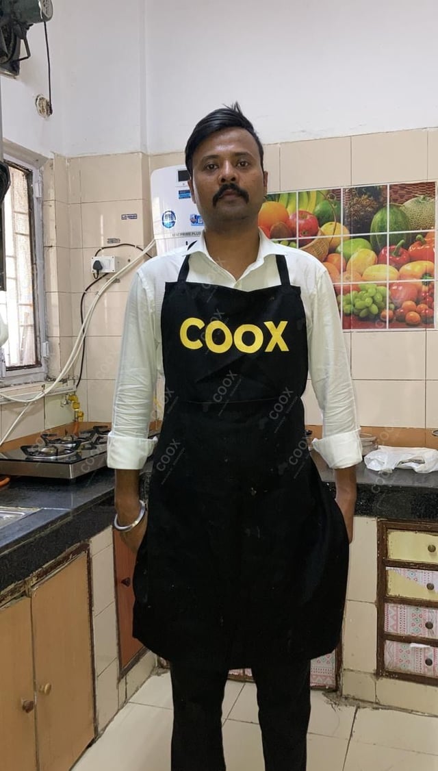 Chef from COOX at bookings. Professional cooks chefs at home