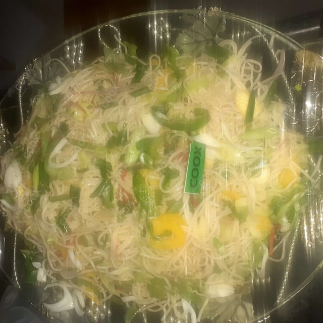 Delicious Veg Hakka Noodles prepared by COOX