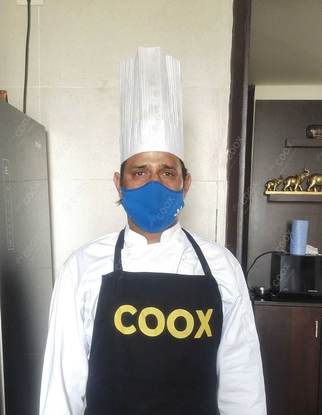 Chef from COOX at bookings. Professional cooks chefs at home