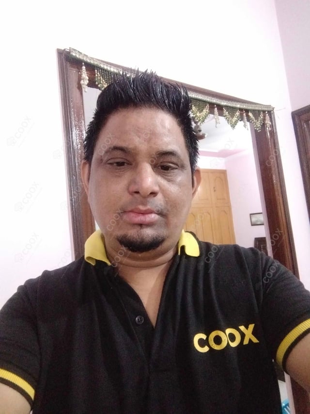 Chef from COOX at bookings. Professional cooks chefs at home