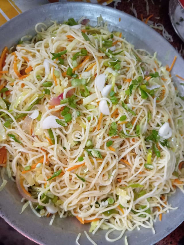 Delicious Veg Hakka Noodles prepared by COOX