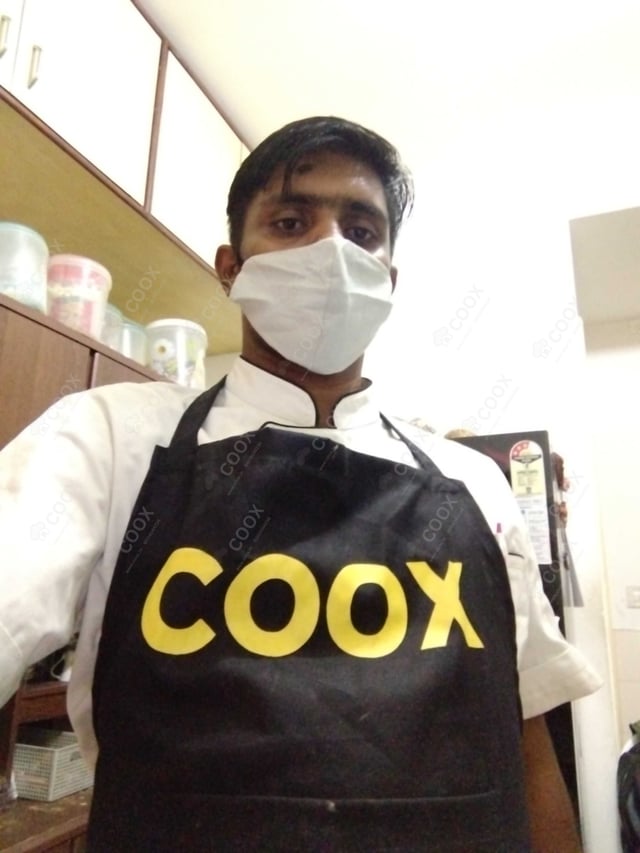 Chef from COOX at bookings. Professional cooks chefs at home