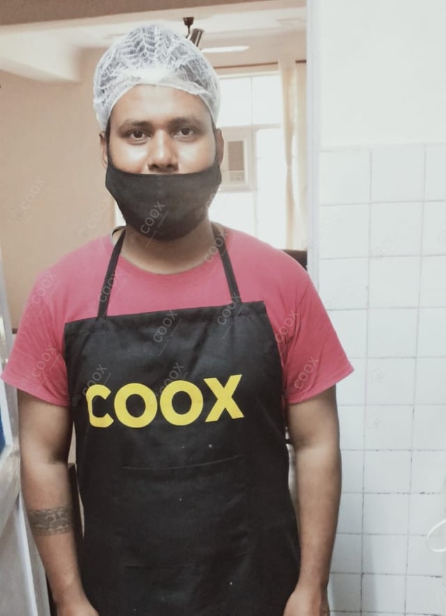 Chef from COOX at bookings. Professional cooks chefs at home