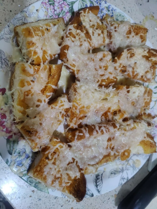 Delicious Garlic Bread with Cheese prepared by COOX