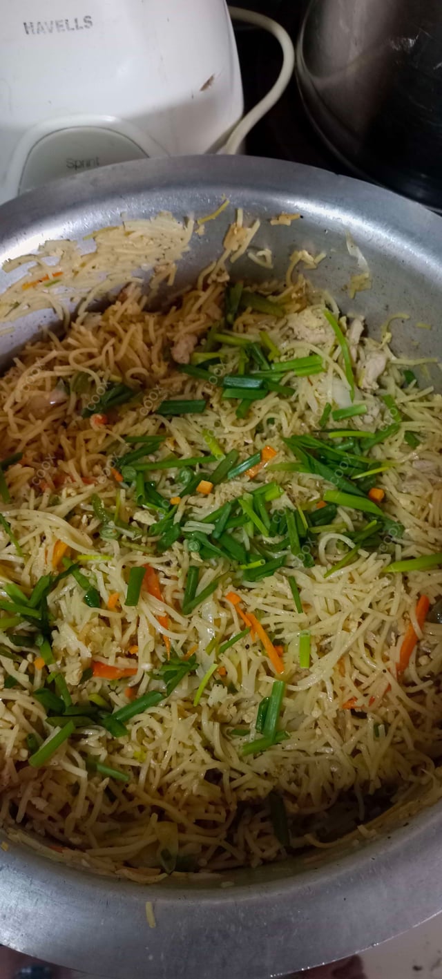 Delicious Chicken Hakka Noodles prepared by COOX