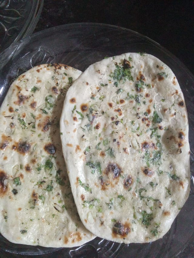 Delicious Naan (Butter / Garlic) prepared by COOX