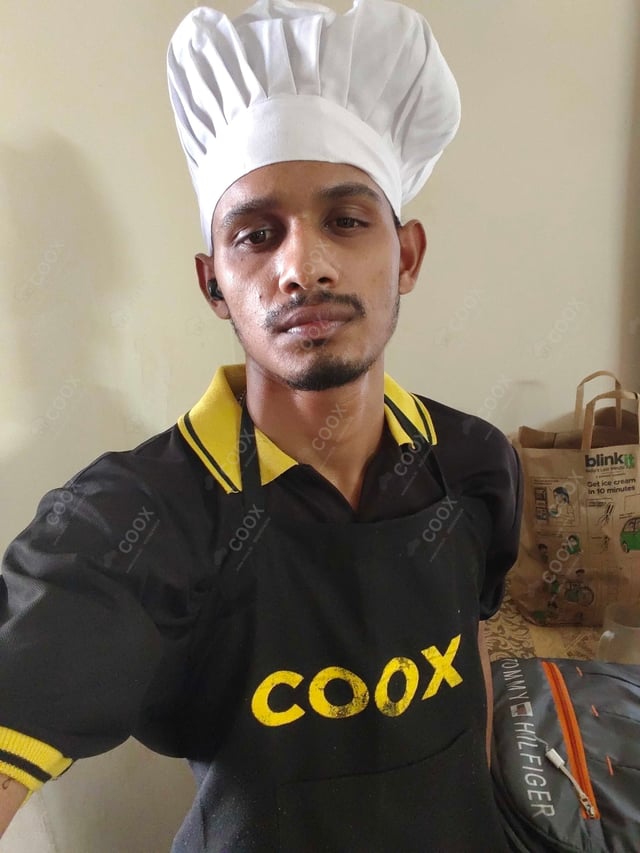 Chef from COOX at bookings. Professional cooks chefs at home